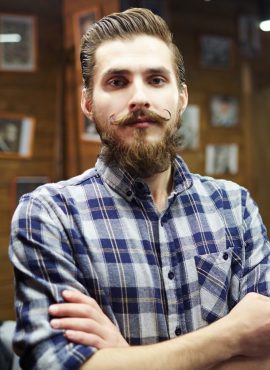 4owner-of-barbershop-SH5TJPUx-3.jpg